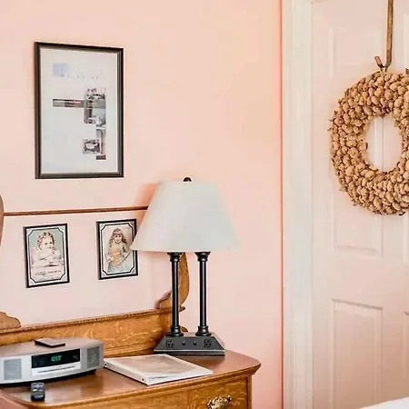 New Kid In Town - King Bed & Sofa Bed - Sleeps 2-4 Apartment